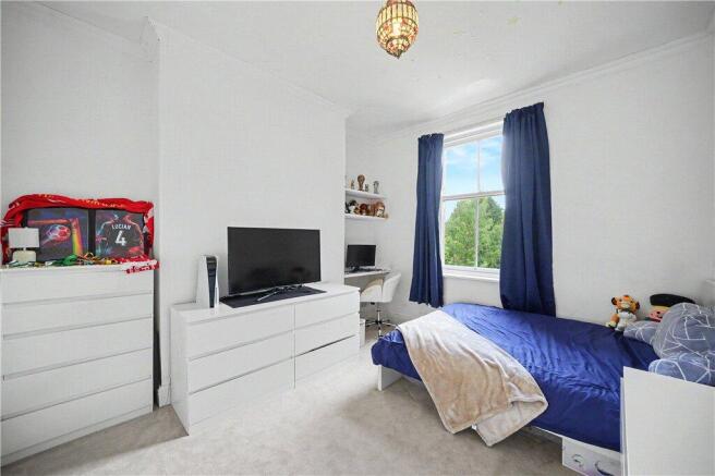 5 bed House for sale Image 12