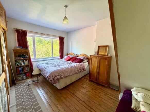 3 bed Semi-Detached for sale Image 8