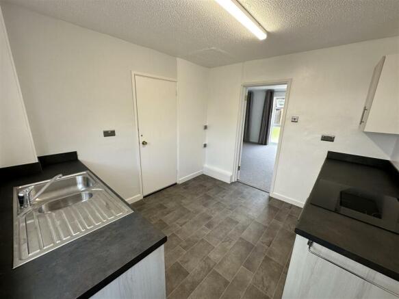 Kitchen 3 of 4
