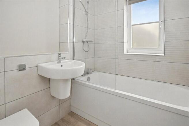 4 bed Detached for sale Image 7