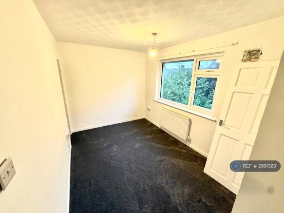 3 bed Semi-Detached to rent Image 12
