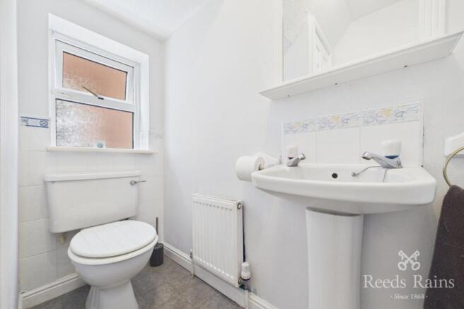 4 bed Detached for sale Image 12