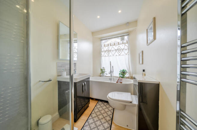 3 bed Terraced for sale Image 10