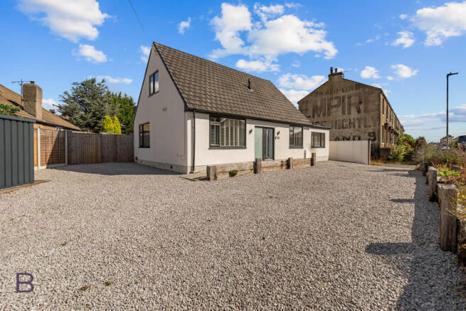 4 bed Detached for sale Image 3