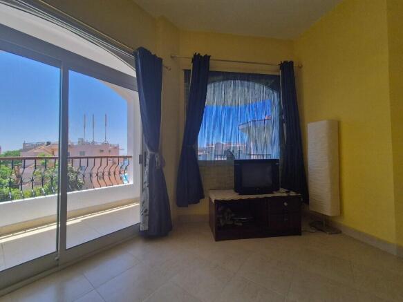 Lounge to balcony