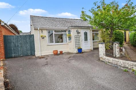 Wings Road, Farnham, Surrey, GU9