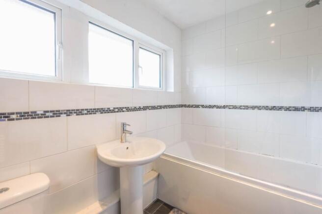 3 bed Semi-Detached for sale Image 10