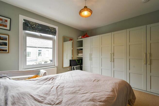 bedroom 1.JPG