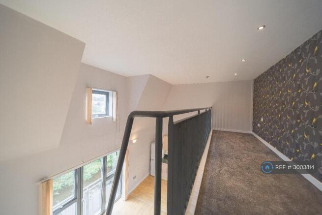 2 bed Flat to rent Image 5