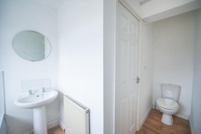 2 bed Terraced to rent Image 8