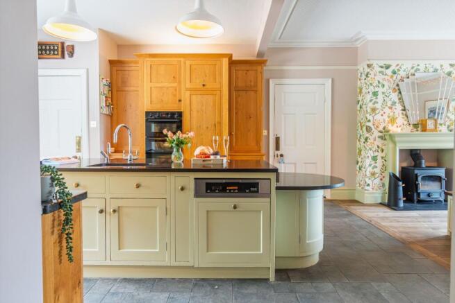5 bed Character Property for sale Image 12