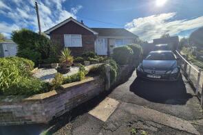 43, Thomson Drive, Crewkerne TA18 8AQ