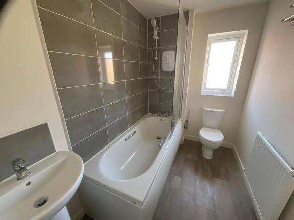 3 bed Semi-Detached to rent Image 5