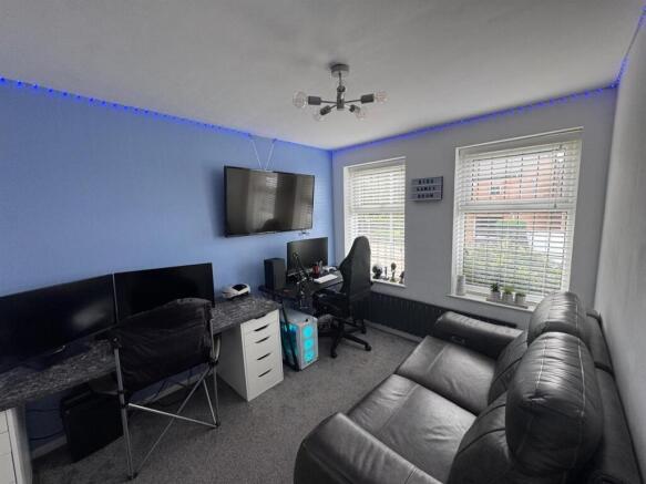 4 bed Detached for sale Image 5