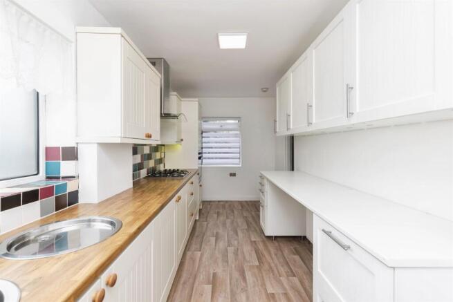 3 bed Semi-Detached for sale Image 6