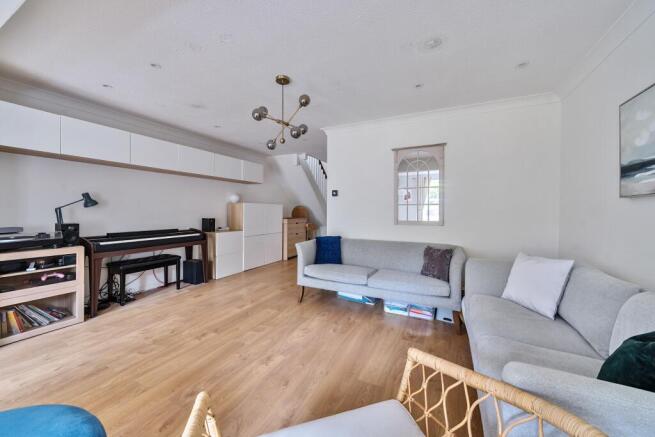 Woking, Surrey, GU22 photo 4