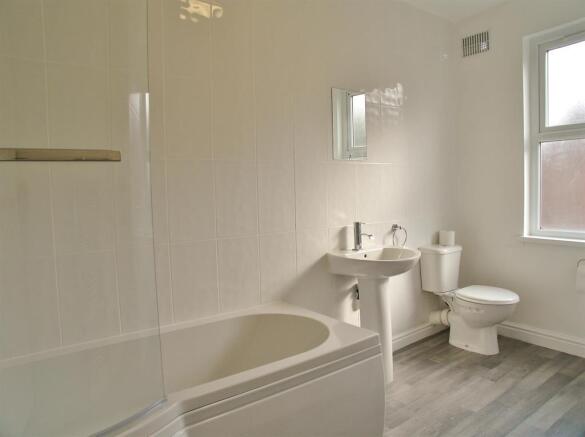3 bed Terraced to rent Image 6