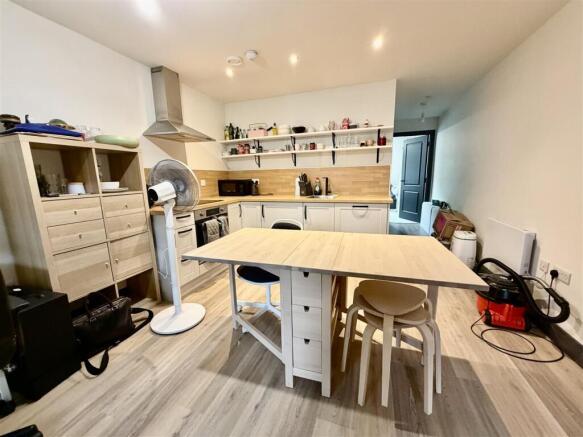 Kitchen (2).jpeg