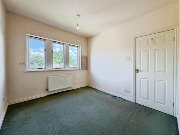3 bed Town House for sale Image 6