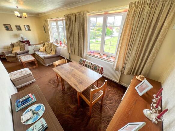 OPEN PLAN LIVING DINING ROOM