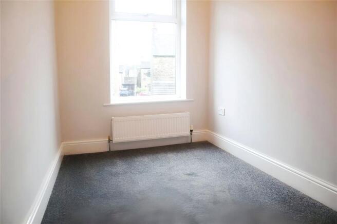 2 bed Terraced to rent Image 6