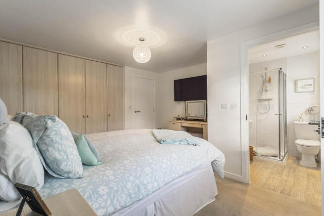 4 bed Detached for sale Image 12