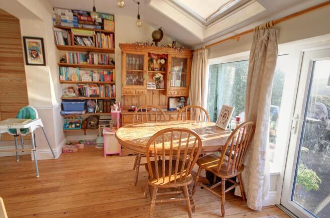 3 bed Semi-Detached for sale Image 5