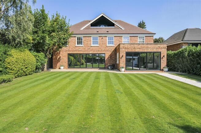 Mill Lane, Gerrards Cross photo 4