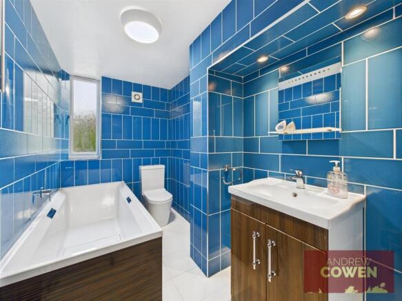 2 bed Apartment for sale Image 12