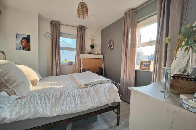 4 Bedrooms