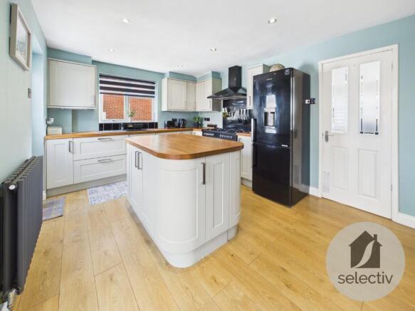 3 bed Semi-Detached for sale Image 8