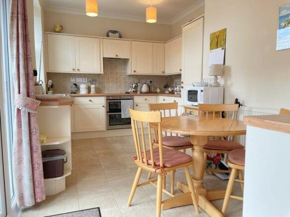 Kitchen/Breakfast Room