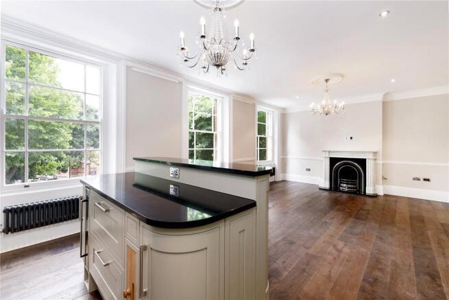 Kitchen / Lounge