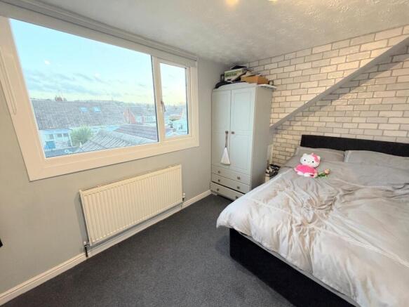 3 bed Semi-Detached Bungalow for sale Image 8