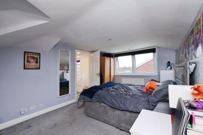 3 bed Semi-Detached to rent Image 10