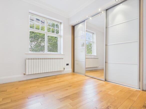 2 bed Flat to rent Image 10