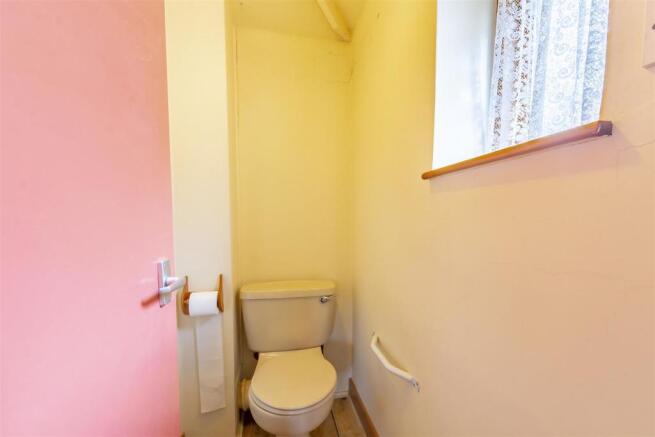 SEPARATE WC
