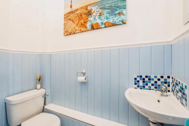 Cloakroom/Wc