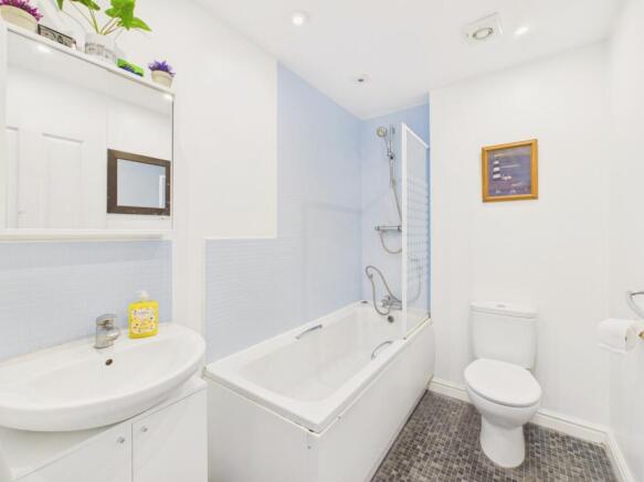 4 bed Terraced for sale Image 12