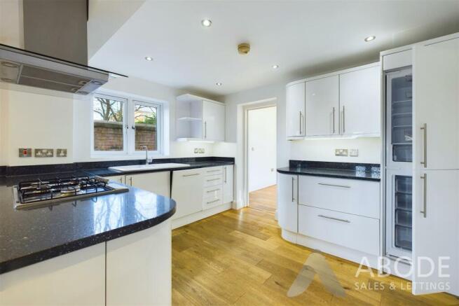 CAM02544G0-PR0190-STILL006.jpg