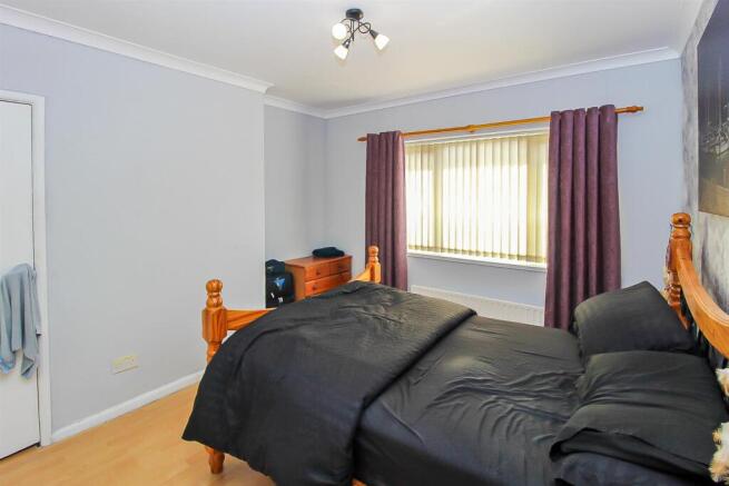 3 bed Semi-Detached for sale Image 6