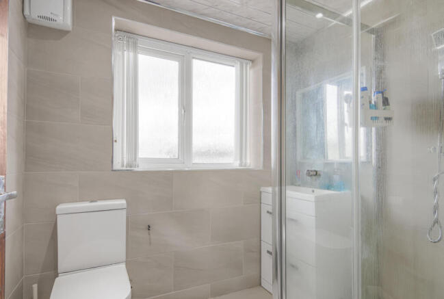4 bed Semi-Detached for sale Image 8