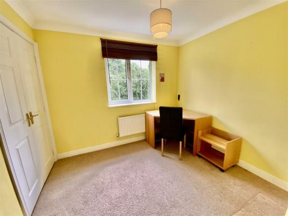 BEDROOM 5