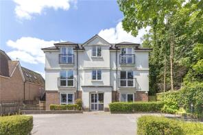 Flat 5, Caxton Court, Grove Road, Burgess Hill RH15 8GF