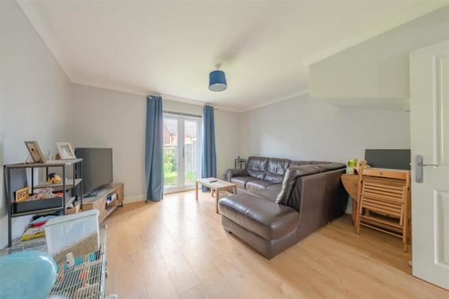 Thompson Close, St Crispin, Northampton photo 4