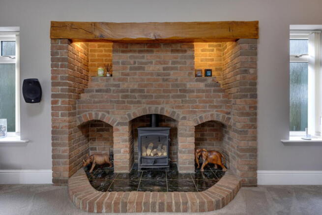 5 bed Detached for sale Image 12