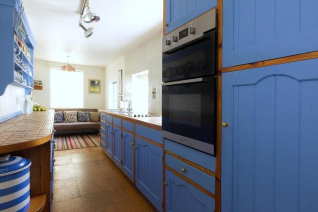 7 bed House for sale Image 11
