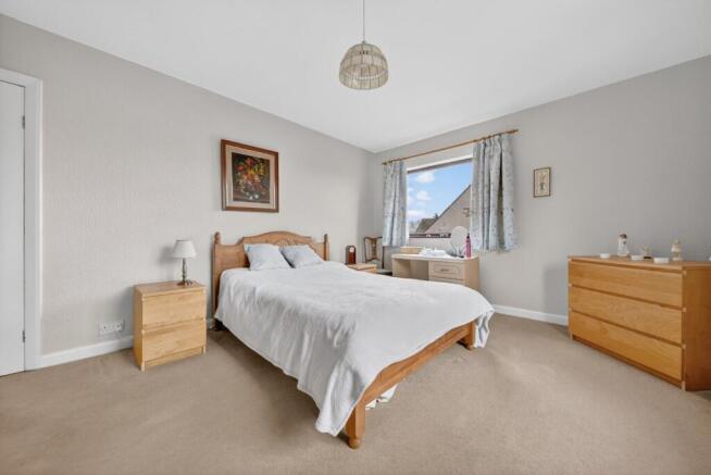 4 bed Detached for sale Image 10