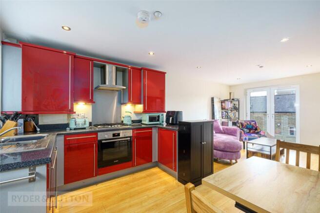 3 bed Town House for sale Image 2