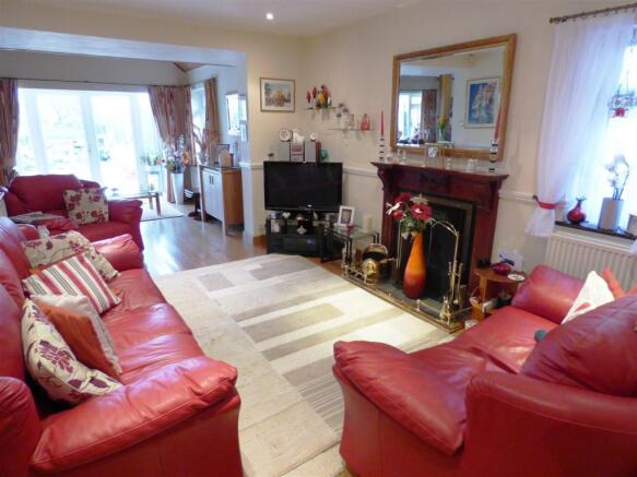 LOUNGE AREA